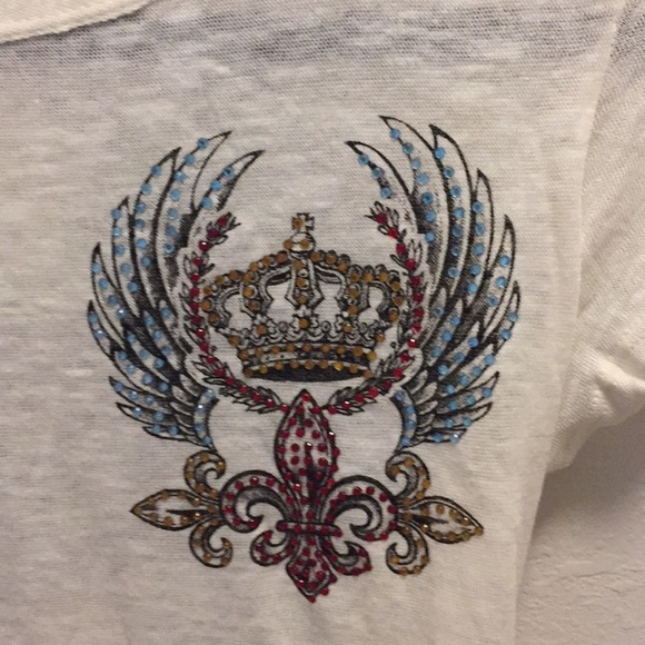 Rhinestone detail t-shirt. NWOT - Picture 3 of 5
